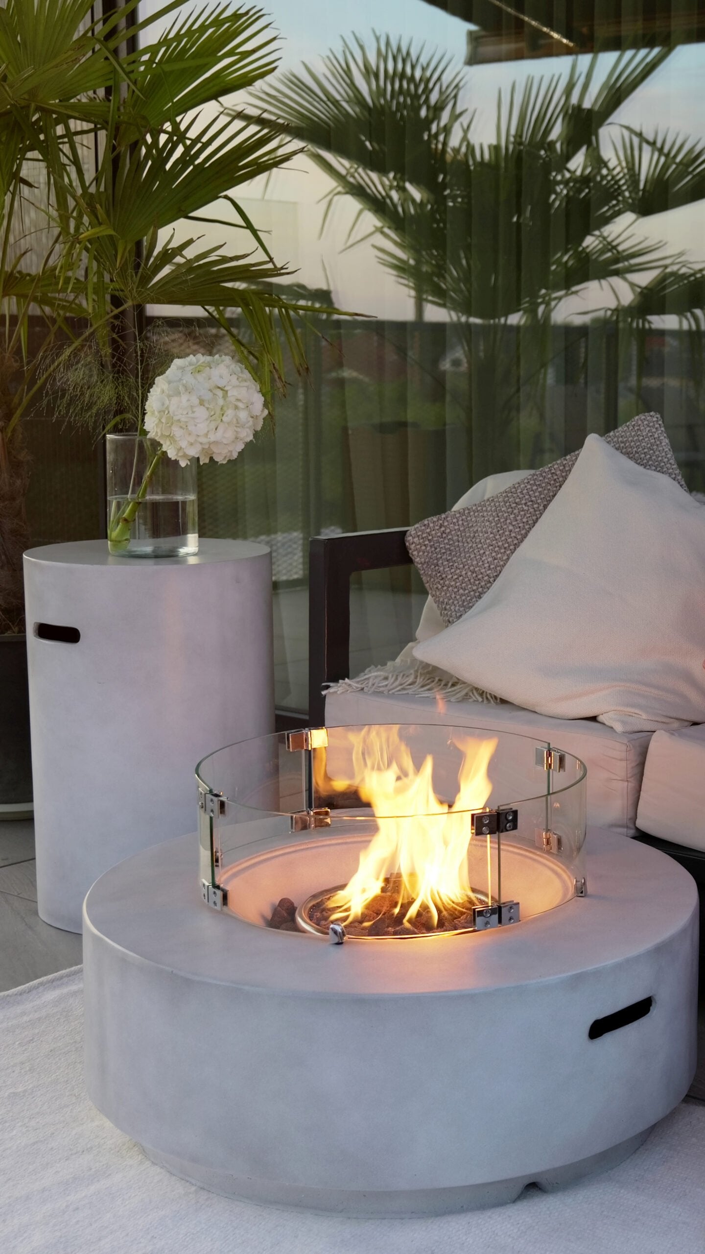 Masă cu Foc Aether PureFlame 83.5cm | ROTUNDĂ | GAZ | BETON | Alb Mat